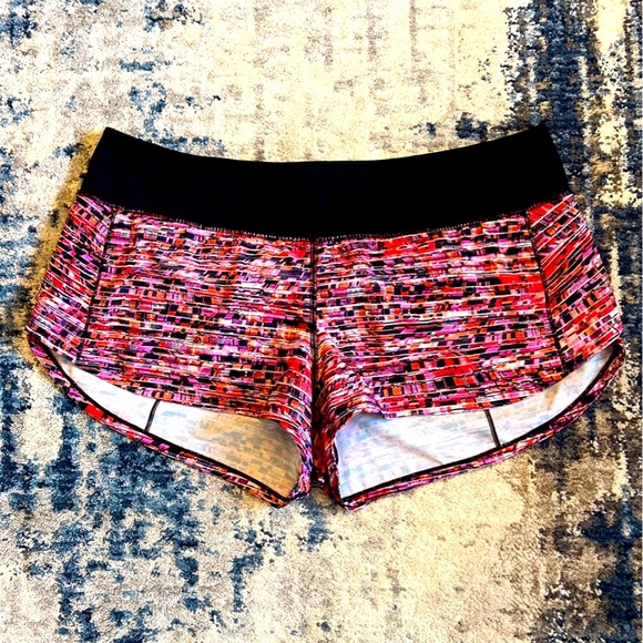 LIKE NEW Lululemon Speed Up Short *2.5” Size 10 In Flash Pleat Orange - Picture 1 of 9